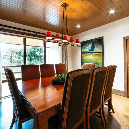 Luxury One Bedroom Corner Suite Apartment Hotel